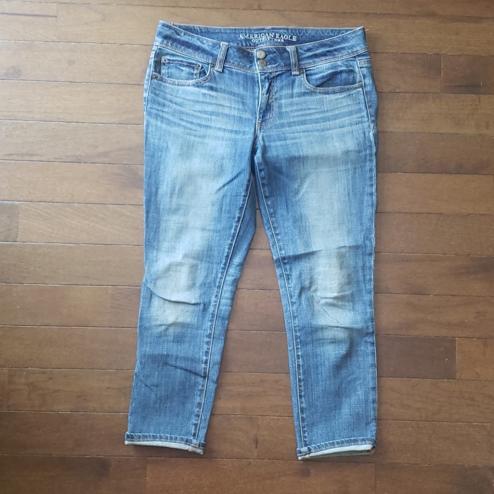 American Eagle cropped jean